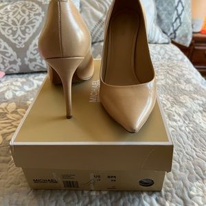 Beautiful Michael Kors heels.